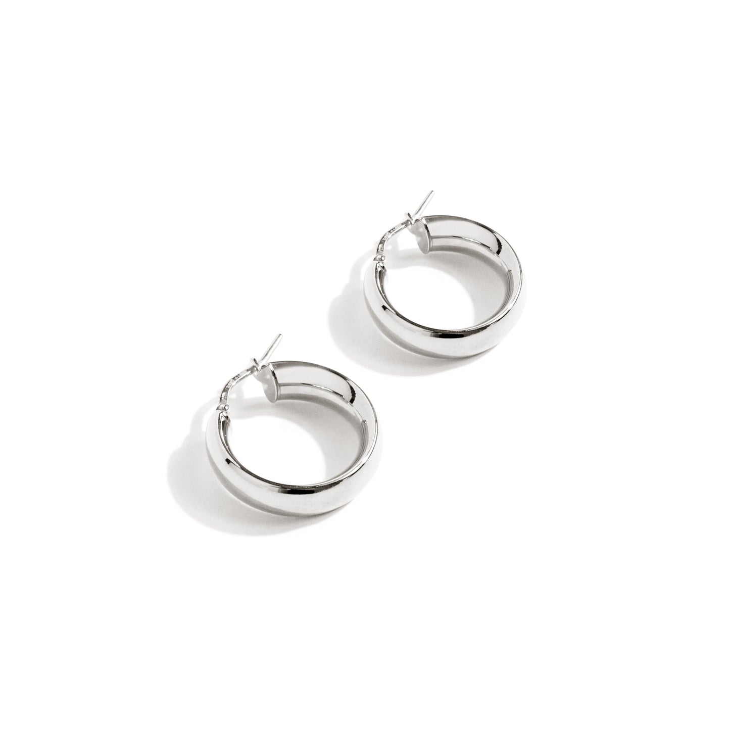 CHUNKY HOOPS IN SILVER